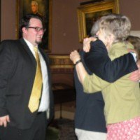 GMO-House-Victory-Hugs-200x200