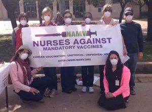 nurses-with-masks-against-flu-vaccines-300x222