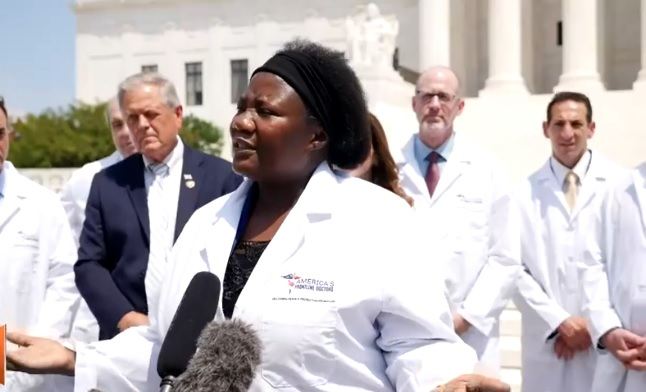 “Nobody Needs to Die” – Frontline Doctors Storm D.C. Dr.-emmanuel-houston