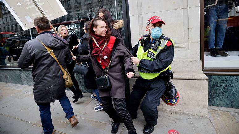 LONDON OUTRAGE! Massive Police Brutality Recorded with Attacks Against Peaceful Protesters Over COVID Restrictions London-Protestor