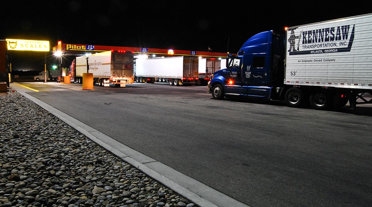 truck-stop-fuel-diesel-loves-night-california