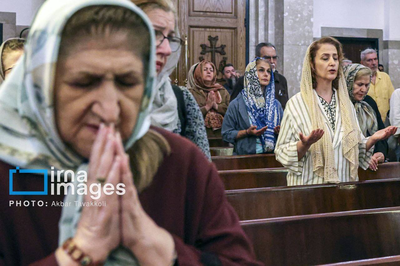 Prayer at Church in Iran to Support Government