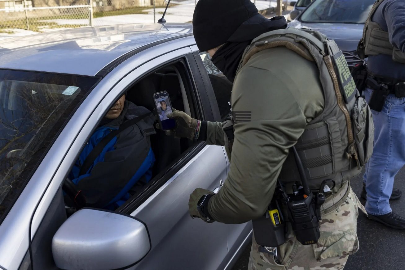 Border Control Facial scans Minnesota Palantir
